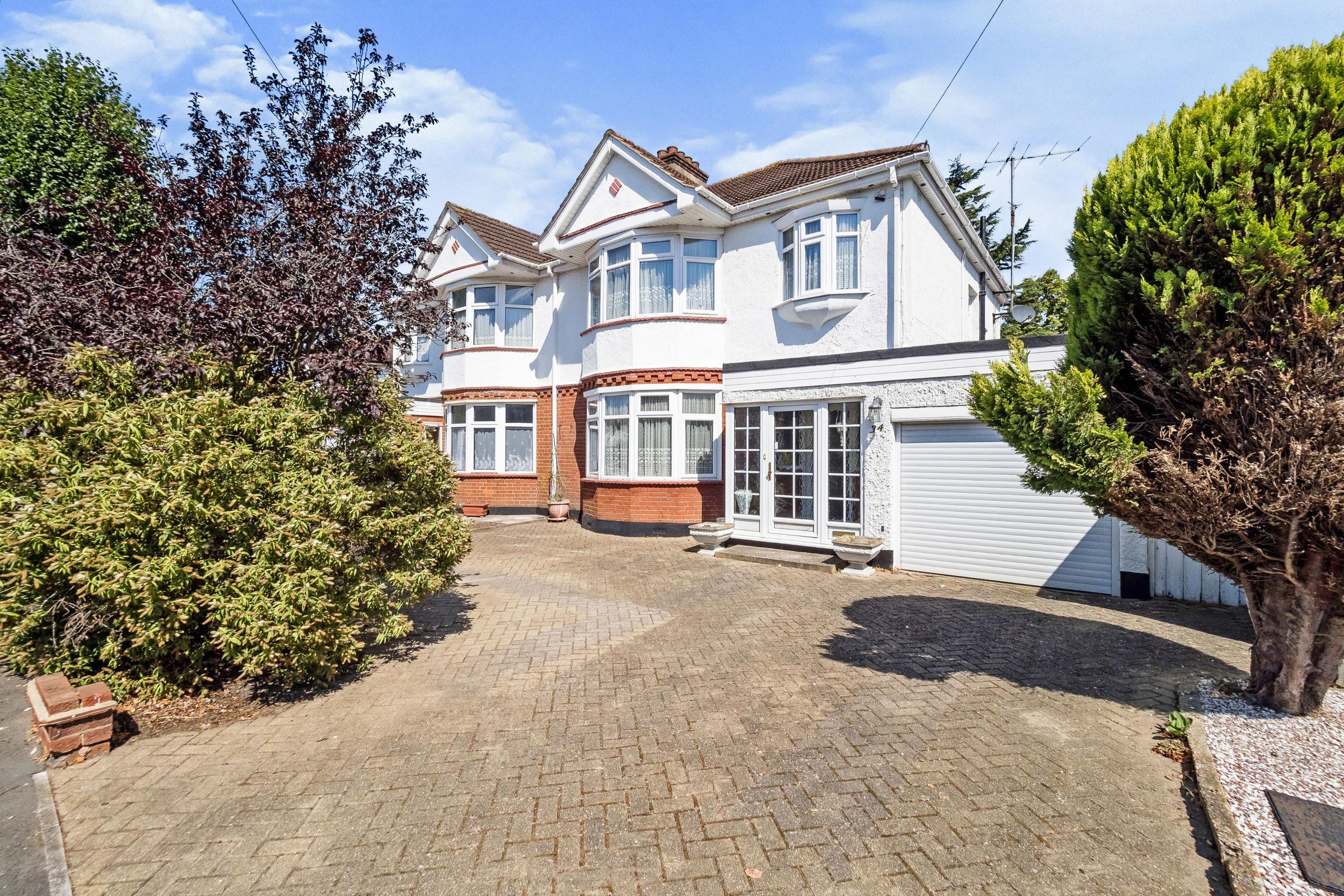4 bed semidetached house for sale in Keswick Avenue, Hornchurch RM11
