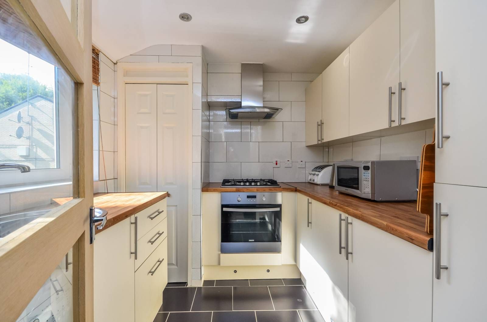 1 bed flat for sale in Whitlock Drive, Southfields, London SW19 Zoopla