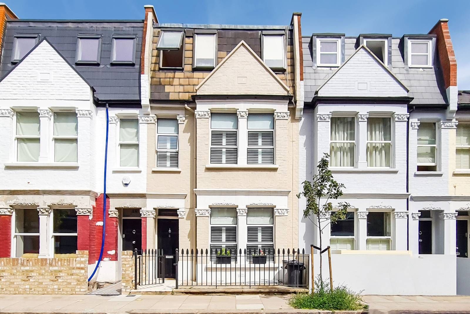 4 bed property for sale in Kingwood Road, Munster Village, London SW6