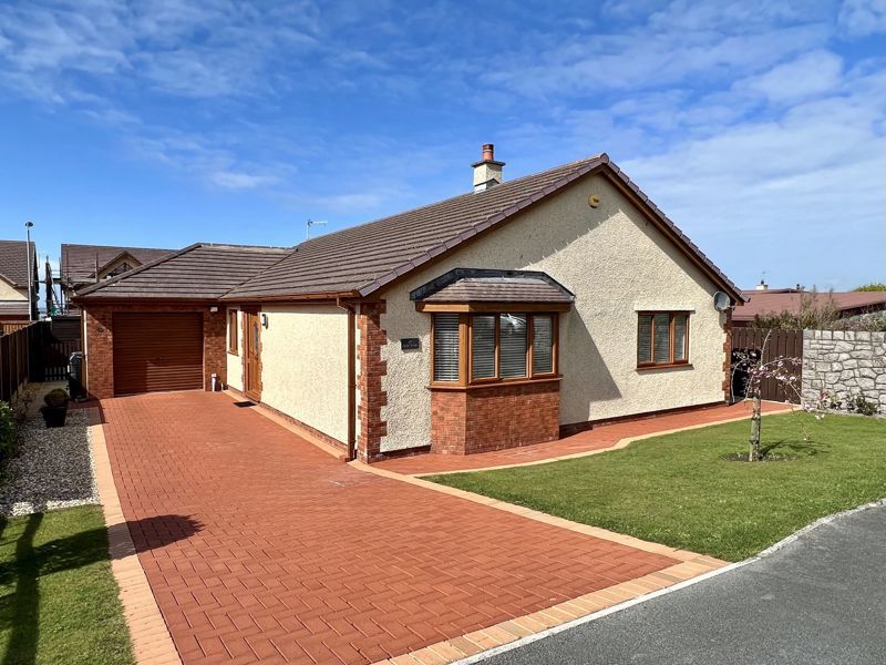 3 bed detached bungalow for sale in Gwel Y Mor Vista Del Mar, Valley