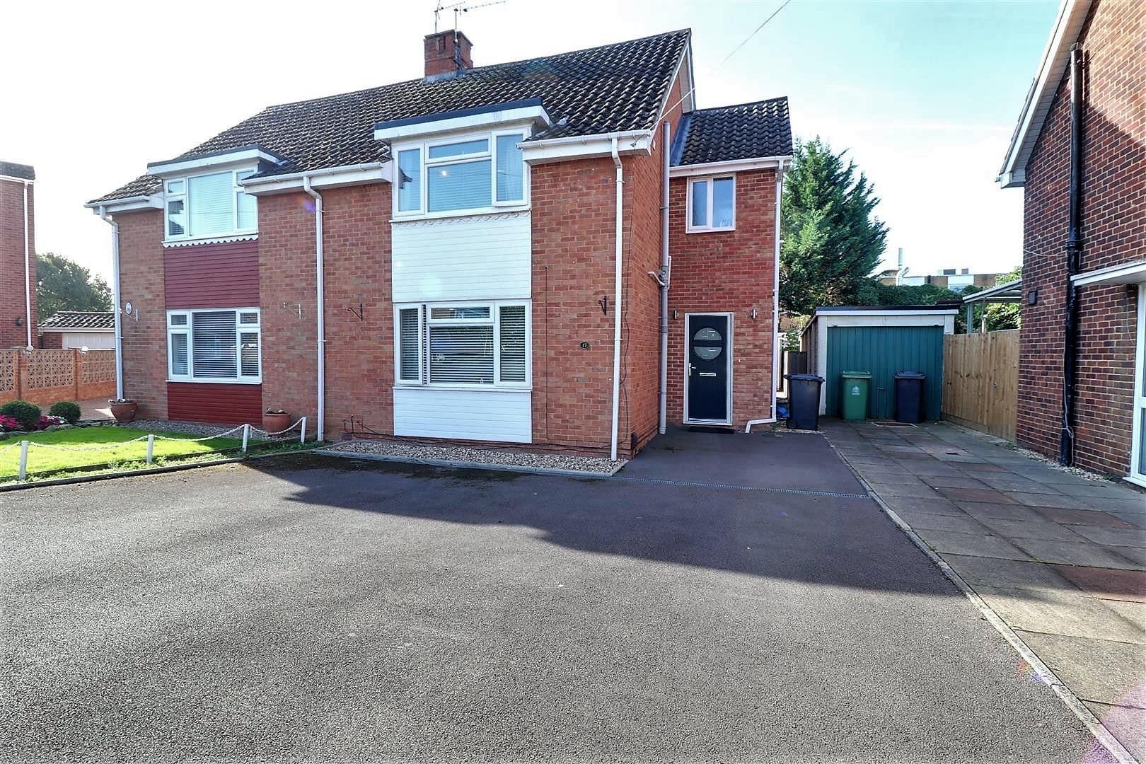 3 bed semidetached house for sale in Burleigh Croft, Hucclecote