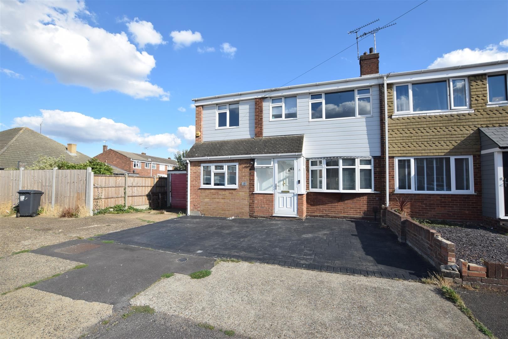 6 bed end terrace house for sale in Pelham Place, StanfordLeHope SS17