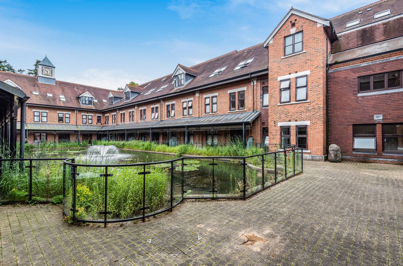 Lockhart Road Watford Herts UK WD17  