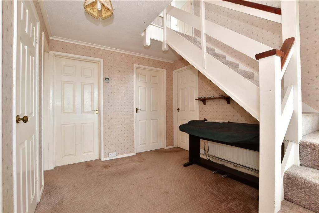 4 bed bungalow for sale in Elizabeth Gardens, Havenstreet, Ryde, Isle