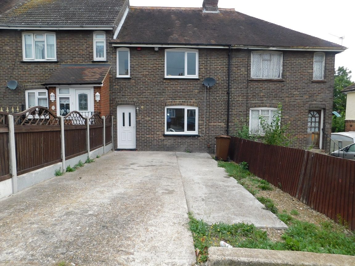 3 bed terraced house to rent in Wayfield Road, Chatham ME5 Zoopla