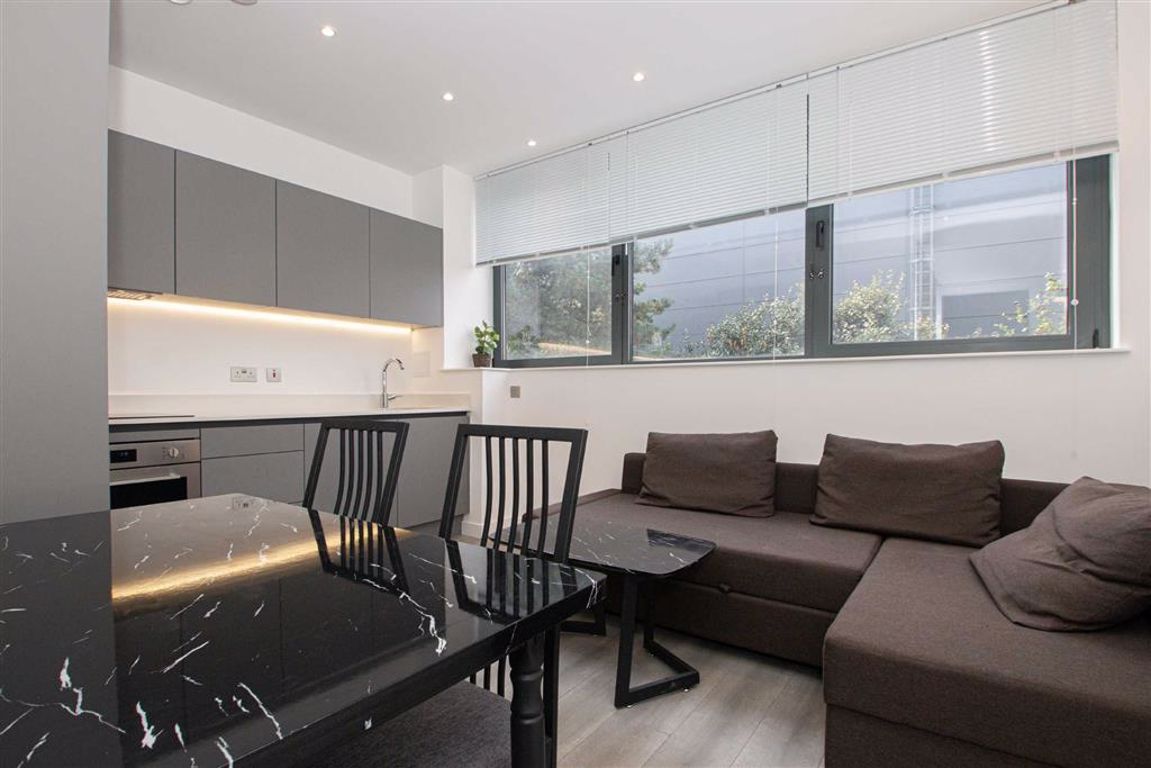 1 bed flat to rent in Capital Drive, Linford Wood, Milton Keynes MK14