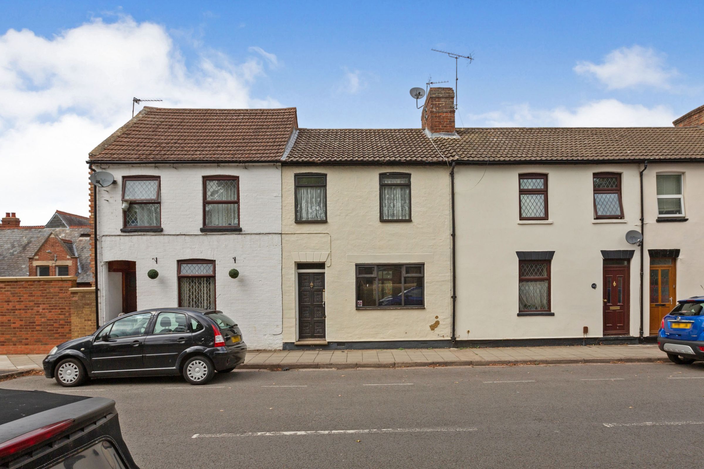 3 bed terraced house for sale in High Street, New Bradwell, Milton