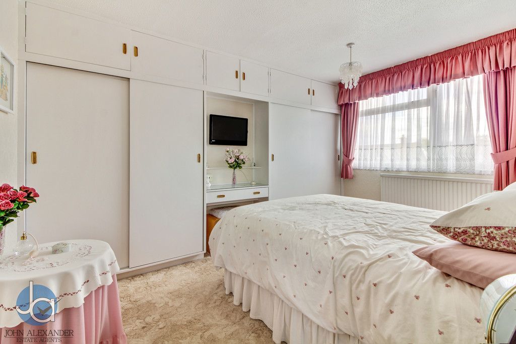 3 bed semidetached house to rent in Grove Road, Tiptree, Colchester