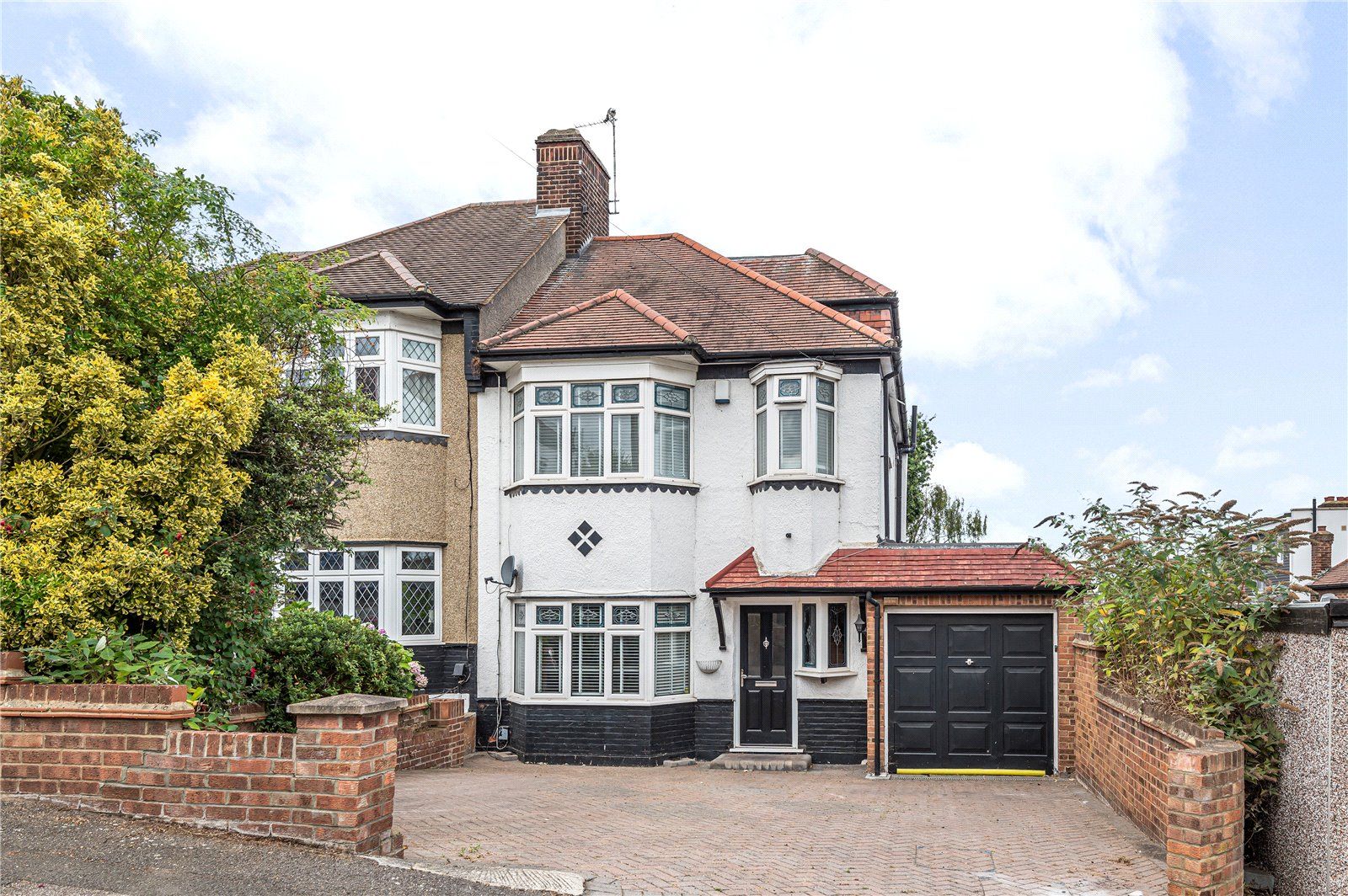 4 bed semidetached house for sale in Mayhew Close, Chingford E4 Zoopla