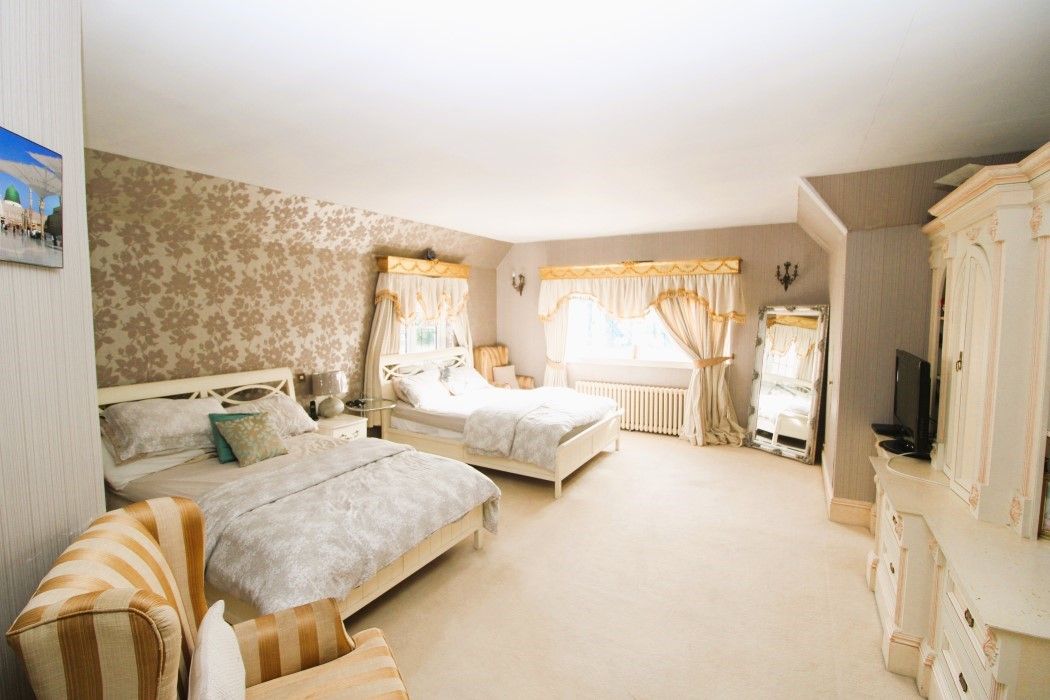 6 bed detached house for sale in Fir Tree Avenue, Stoke Poges, Slough