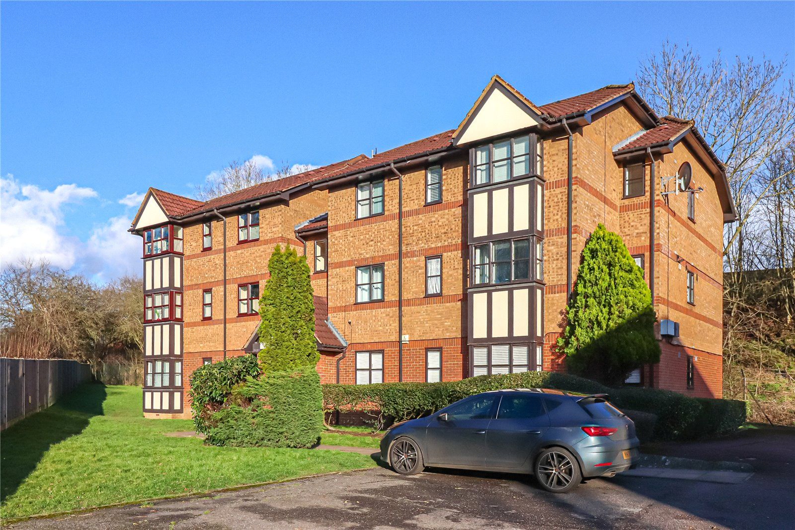 2 bed flat for sale in Osprey Close, Falcon Way, Watford WD25 Zoopla