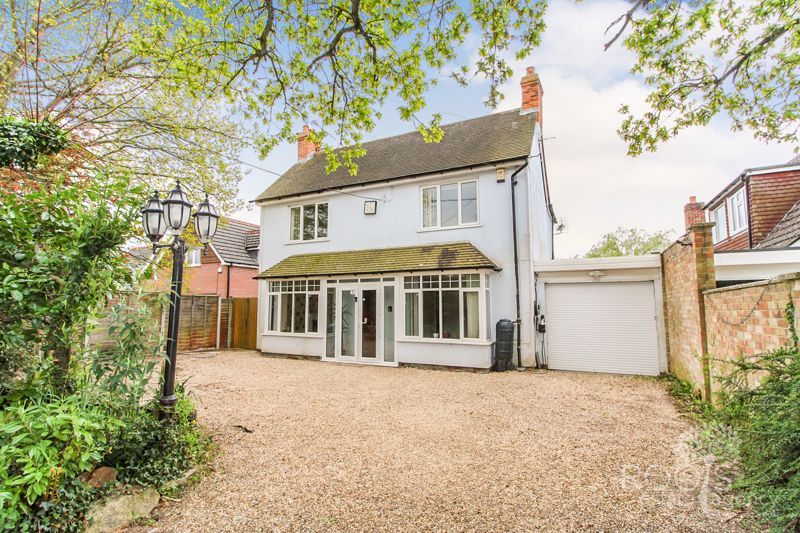3 bed detached house for sale in Broad Lane, Upper Bucklebury, Reading