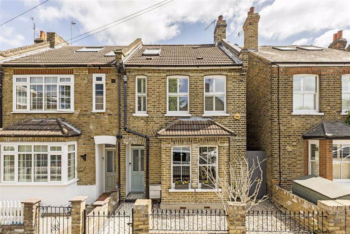 3 bed semidetached house for sale in Sunnyside Road, Teddington TW11 Zoopla