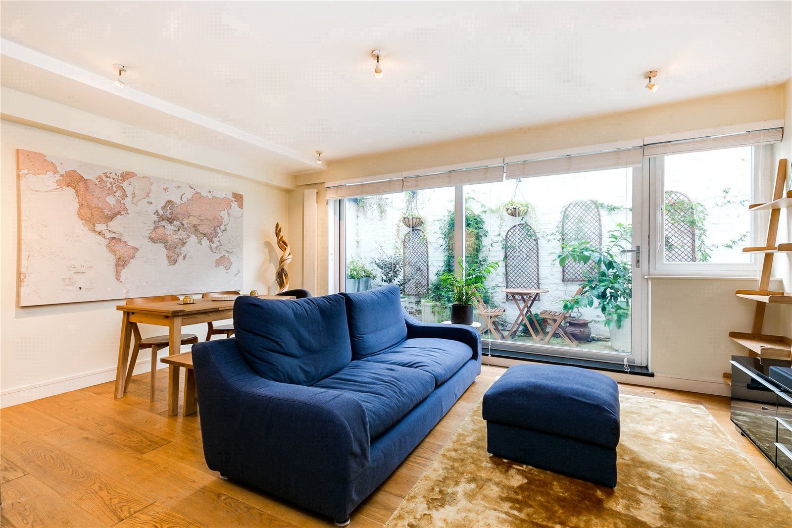 Cumberland Court, Cumberland Street, Pimlico, London SW1V  