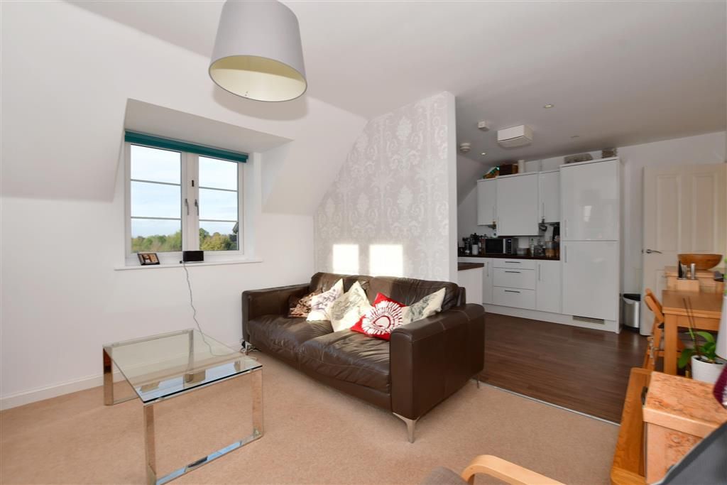 2 bed flat for sale in Crabapple Road, Tonbridge, Kent TN9 Zoopla