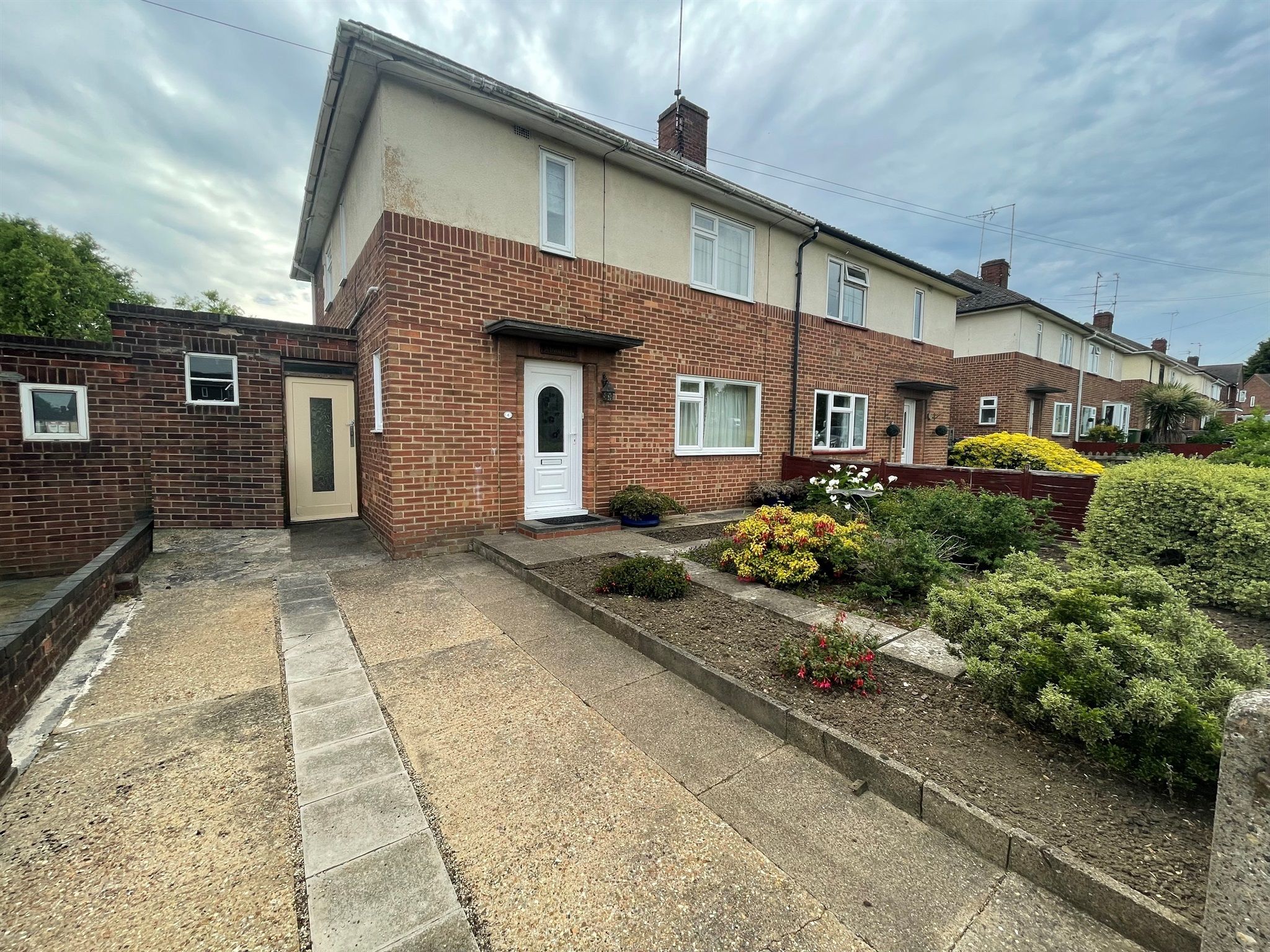 3 bed semidetached house for sale in Broad Close, Peterborough PE1