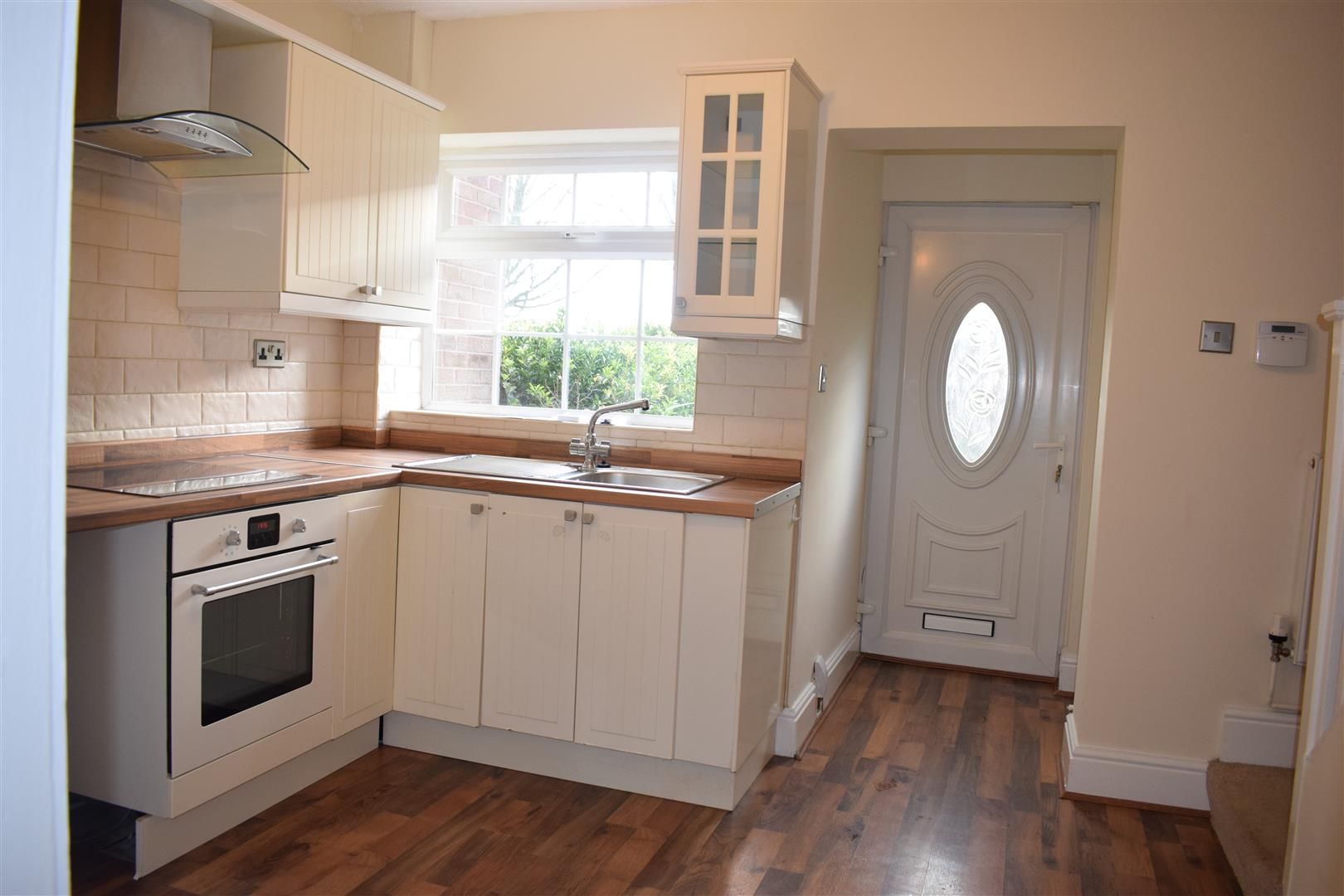 2 bed town house to rent in Beverley Close, Rainworth, Mansfield NG21