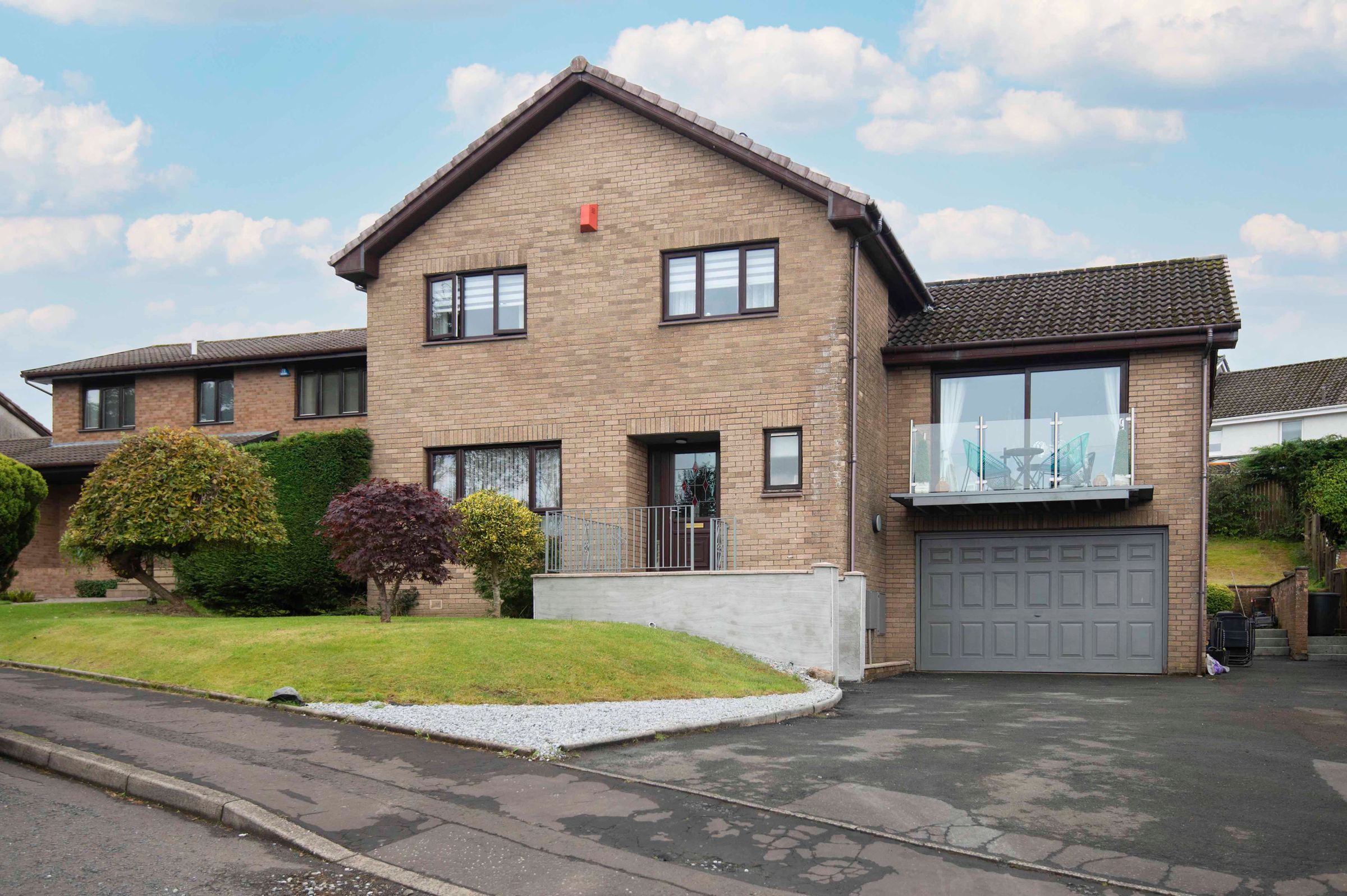 4 bed detached house for sale in Weaver Place, Gardenhall, East