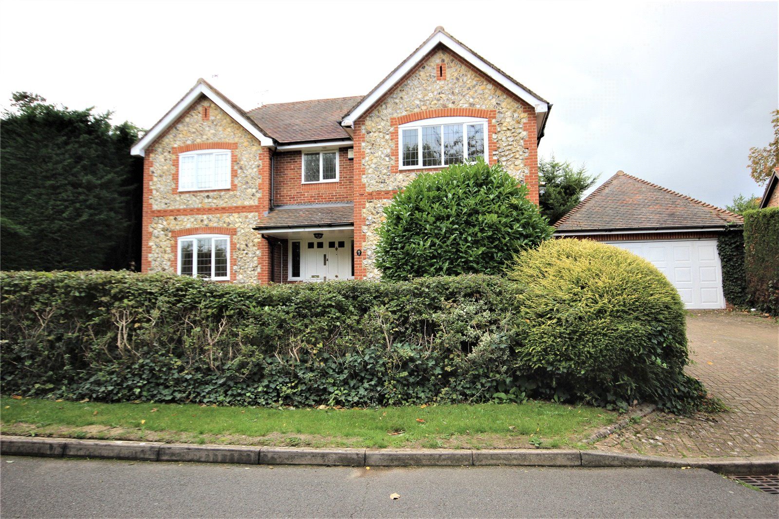 5 bed detached house for sale in Woodgate Avenue, Northaw