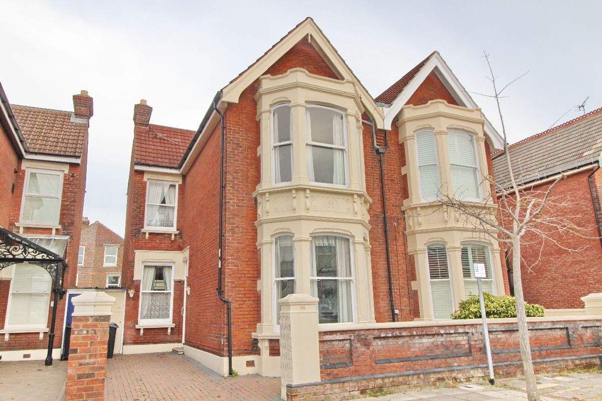 5 bed semidetached house for sale in Avenue, Southsea PO4