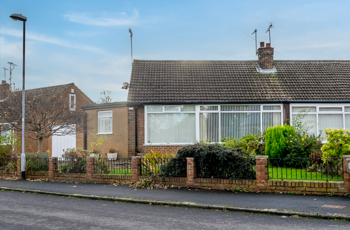 2 bed semidetached bungalow for sale in Croft House Grove, Morley