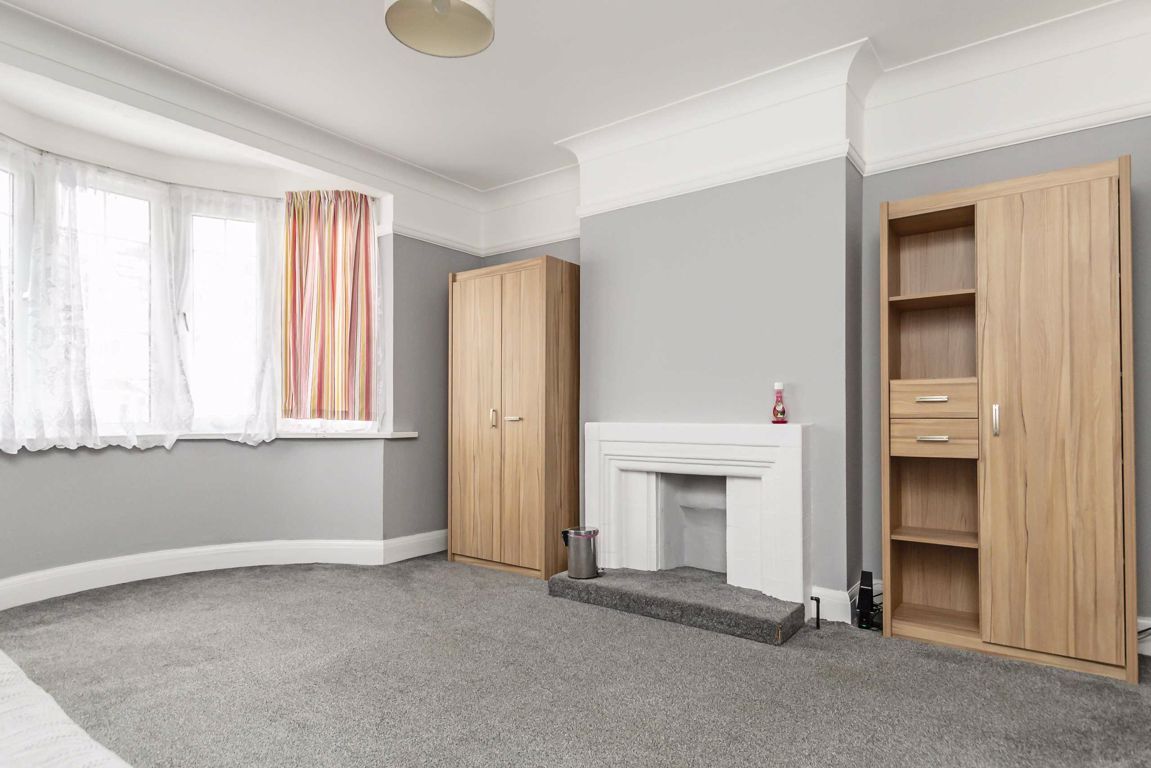 3 bed property to rent in Roxborough Avenue, Isleworth TW7 Zoopla