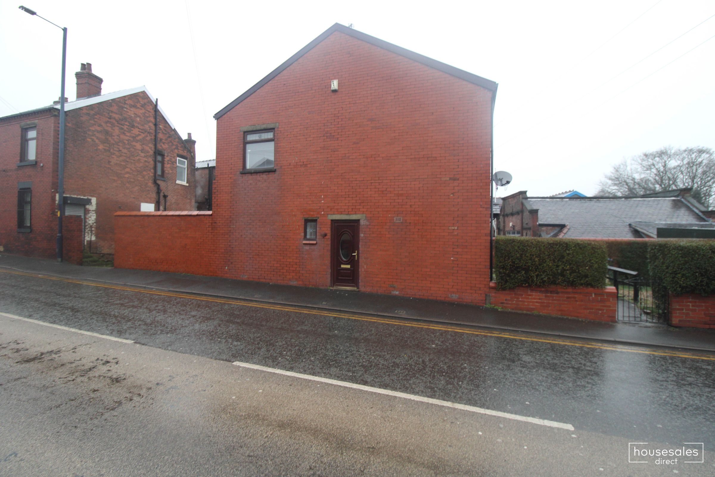 2 bed end terrace house for sale in Wilshaw Lane, AshtonUnderLyne OL7