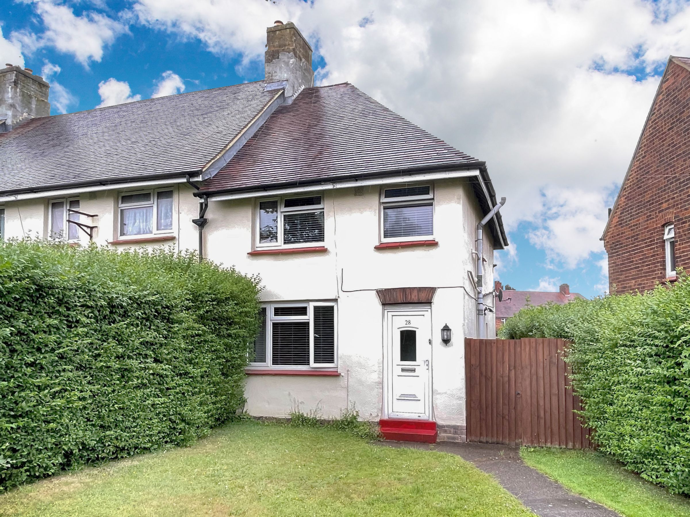 2 bed end terrace house for sale in Jubilee Crescent, Wellingborough