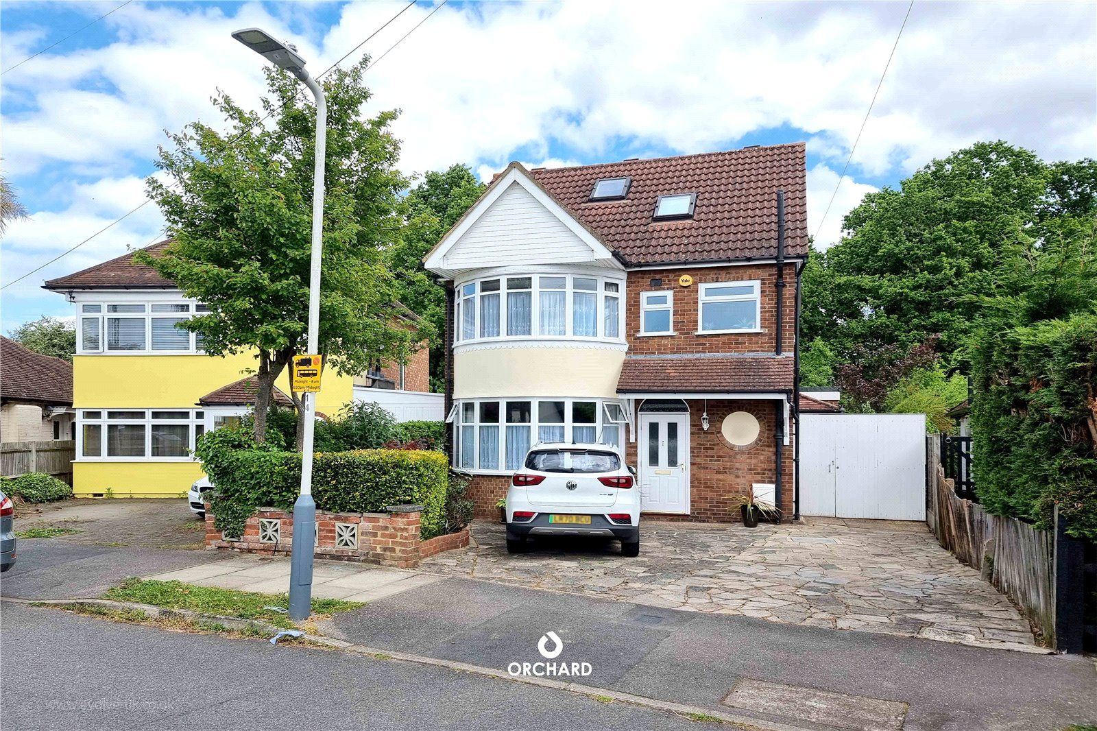 4 bed detached house for sale in Hoylake Crescent, Ickenham UB10 Zoopla