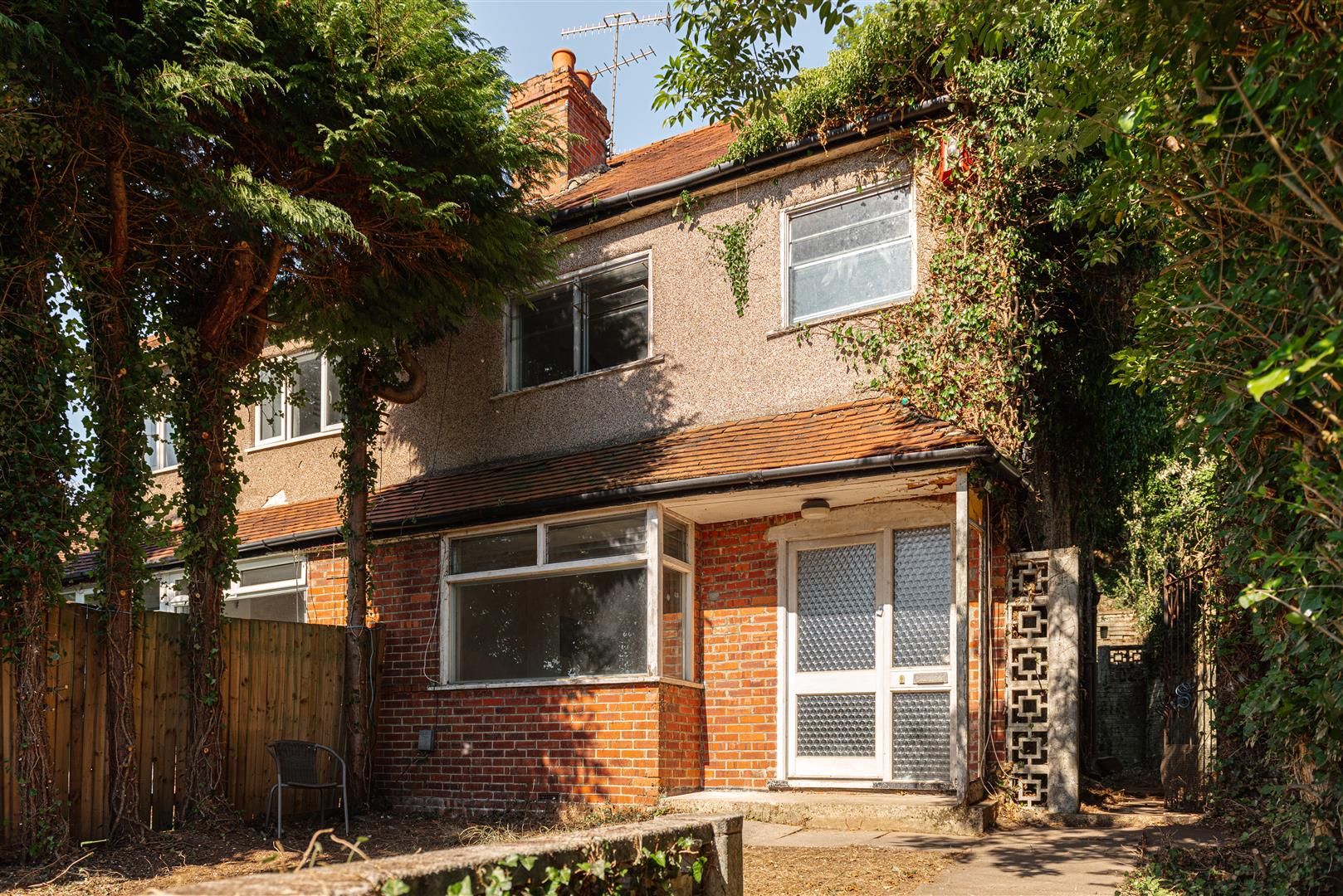 3 bed semidetached house for sale in Stafford Road, Caterham CR3 Zoopla