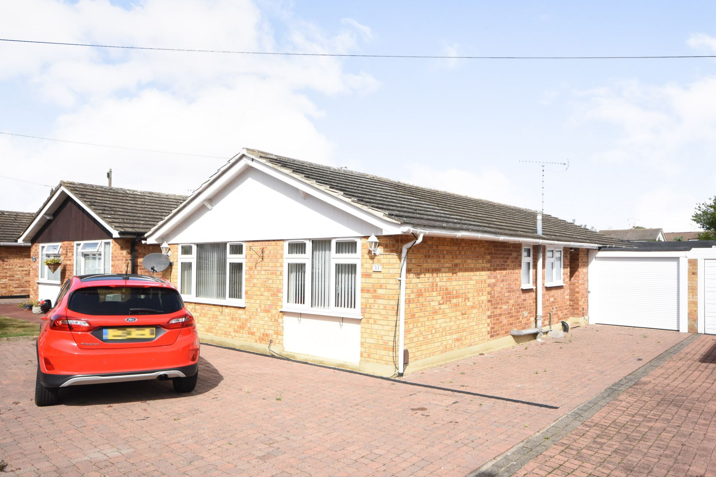 4 bed bungalow for sale in Toppesfield Avenue, Wickford SS12 Zoopla