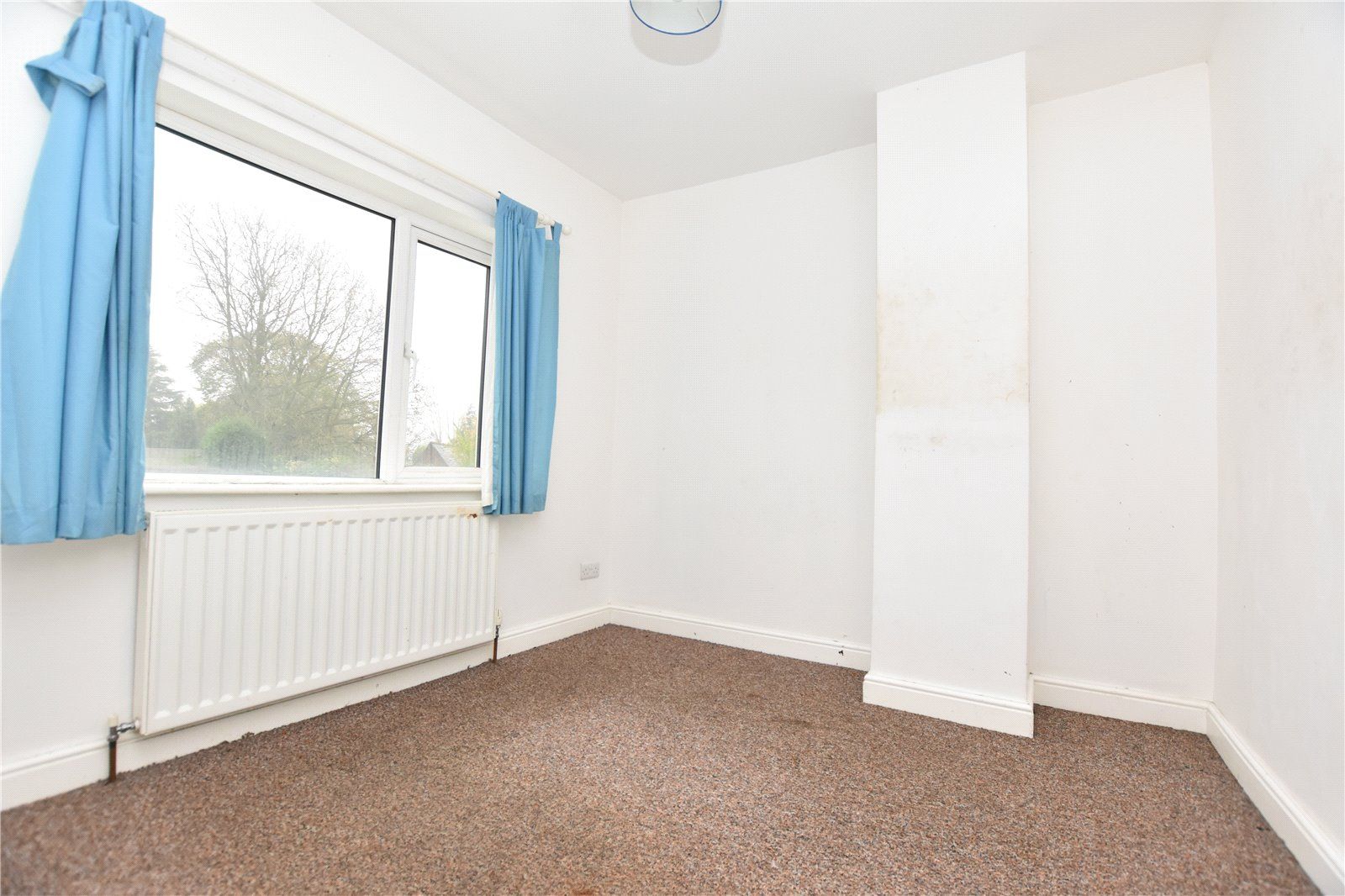 3 bed semidetached house for sale in Dewsbury Road, Tingley, Wakefield