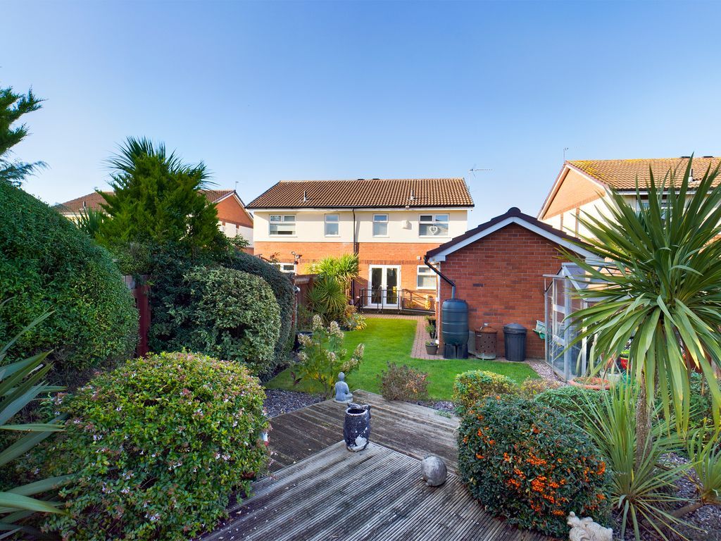 3 bed semidetached house for sale in Runnells Lane, Thornton