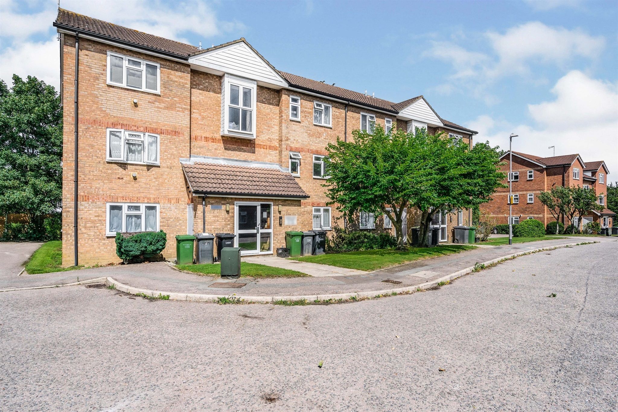 2 bed flat for sale in Quilter Close, Luton LU3 Zoopla