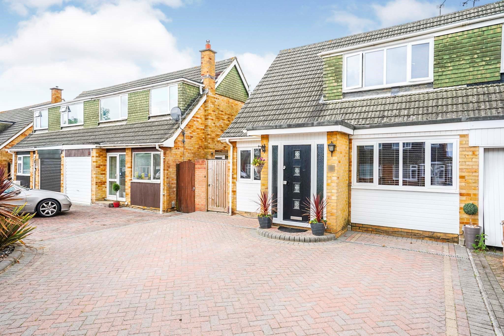 4 bed semidetached house for sale in Nythe Road, Swindon SN3 Zoopla
