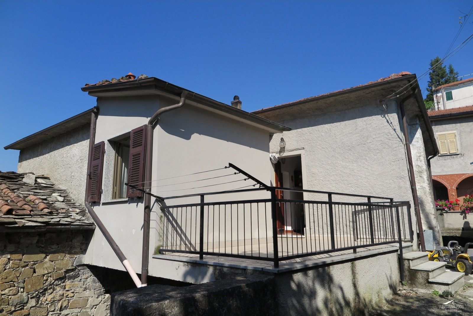 2 bed semidetached house for sale in MassaCarrara, Licciana Nardi