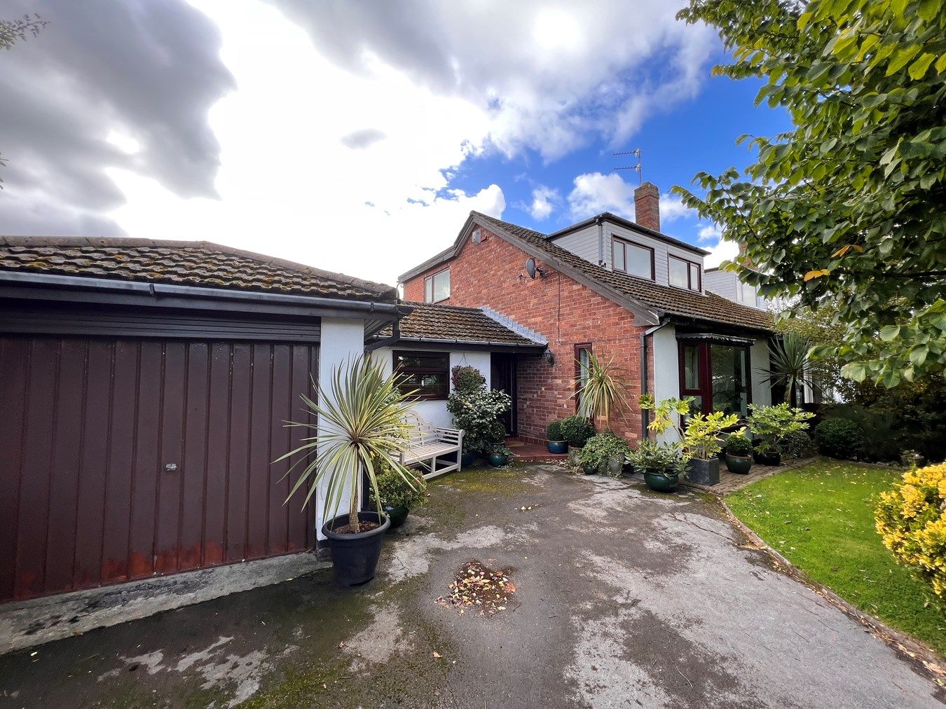 3 bed semidetached house to rent in Landsmoor Drive, Longton, Preston