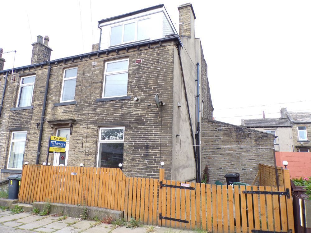 2 bed end terrace house for sale in Albion Street, Queensbury, Bradford