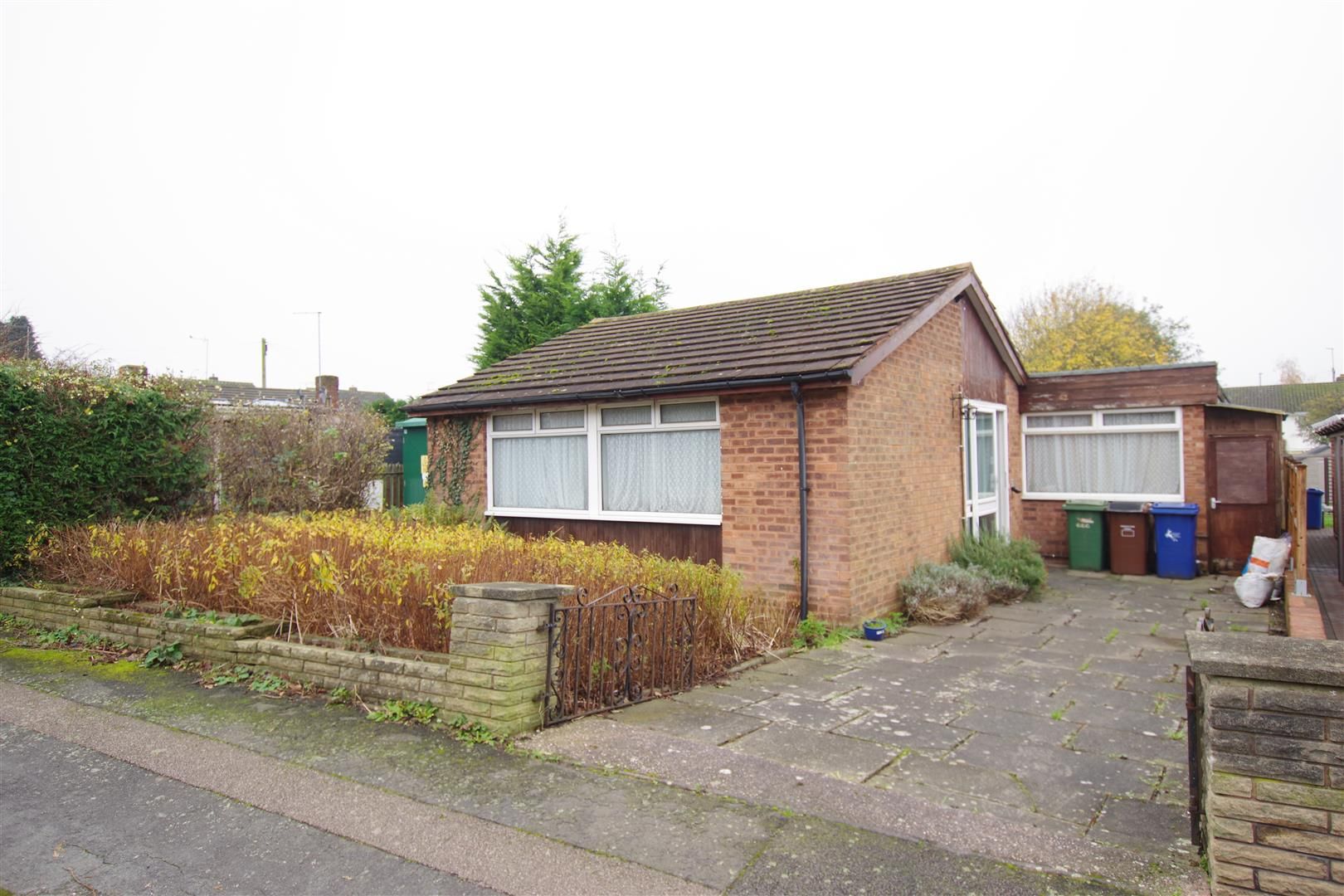 3 bed detached bungalow for sale in Essex Drive, Rugeley WS15 Zoopla