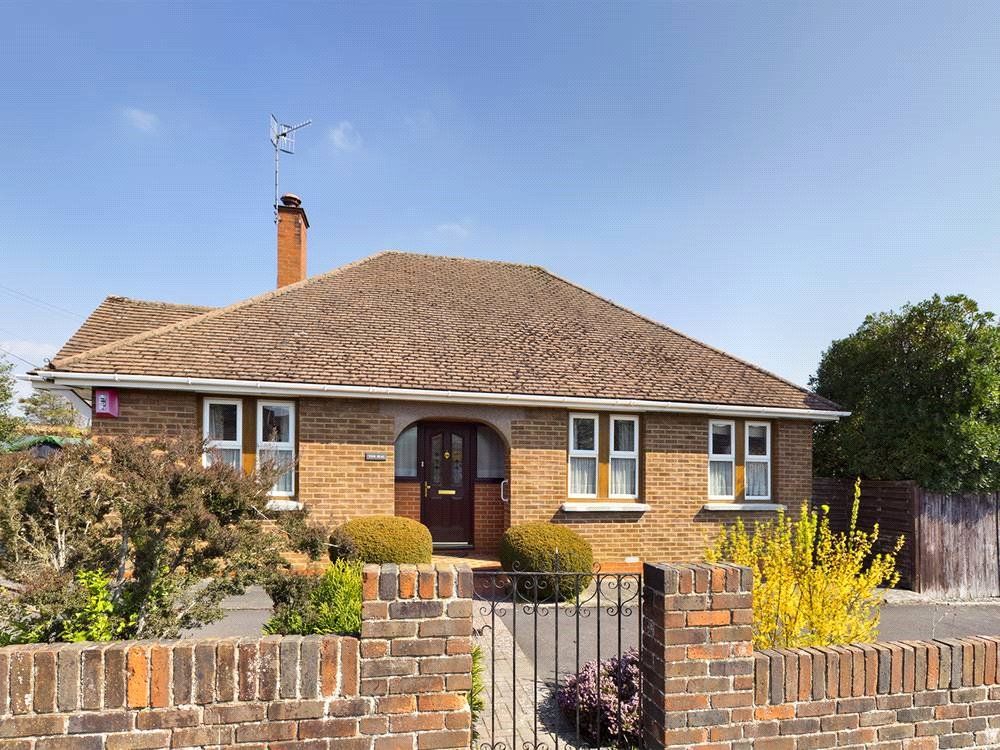 2 bed bungalow for sale in Shipbourne Road, Tonbridge TN10 Zoopla