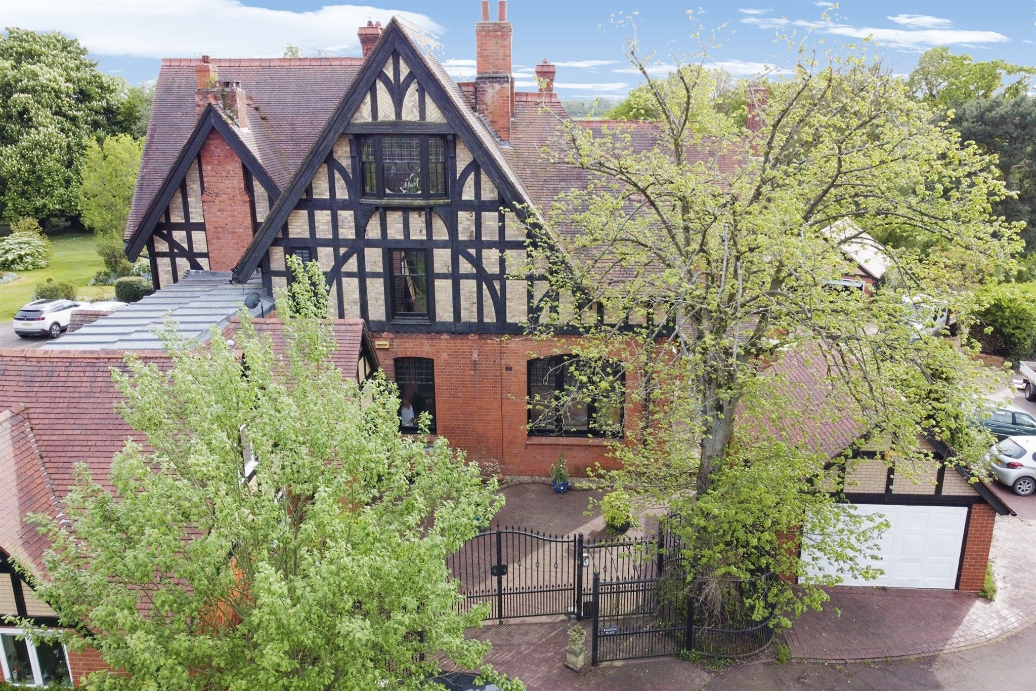 4 bed semidetached house for sale in Knowle Road, HamptonInArden