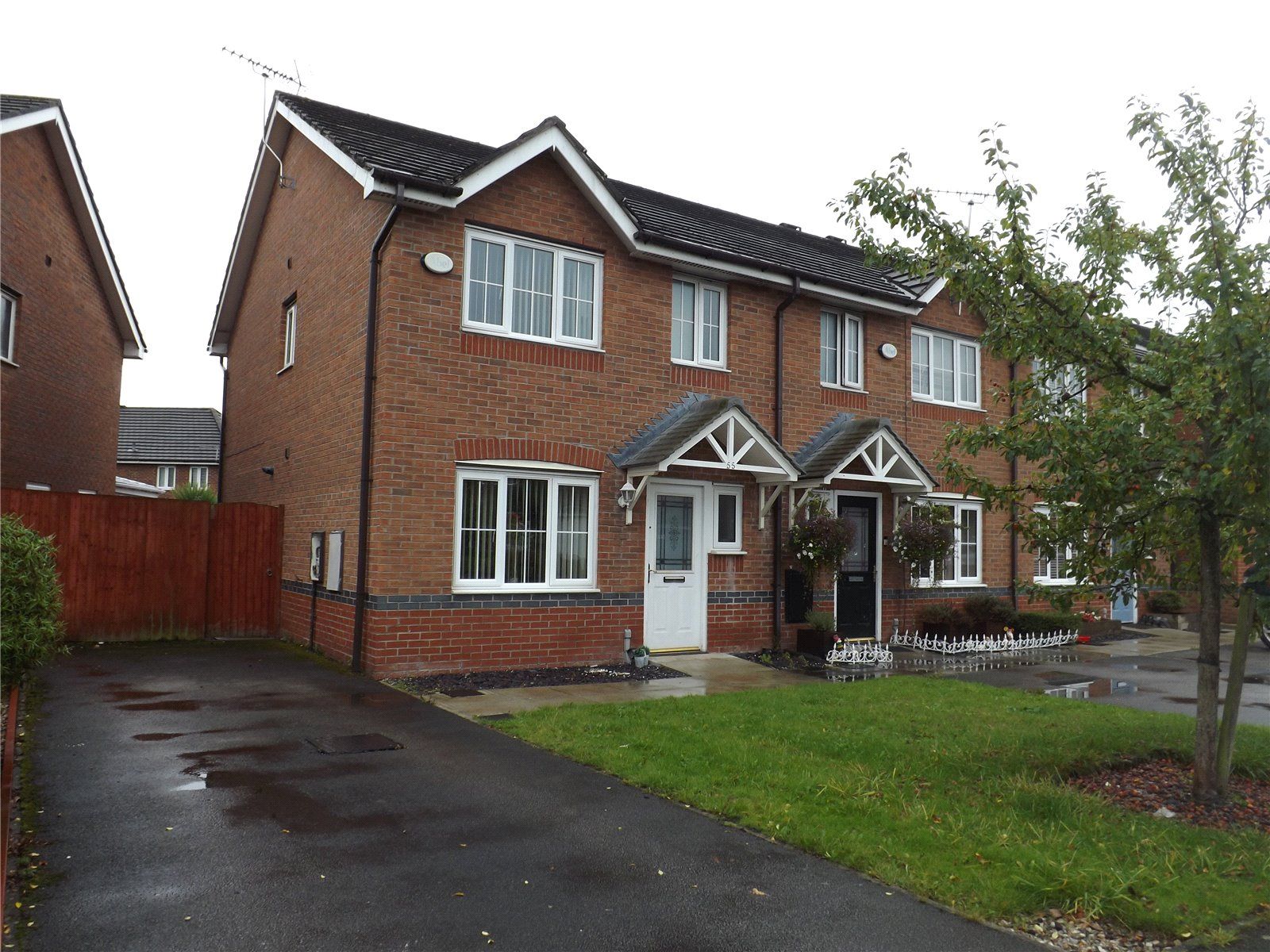 3 bed end terrace house for sale in Snowberry Crescent, Warrington WA5