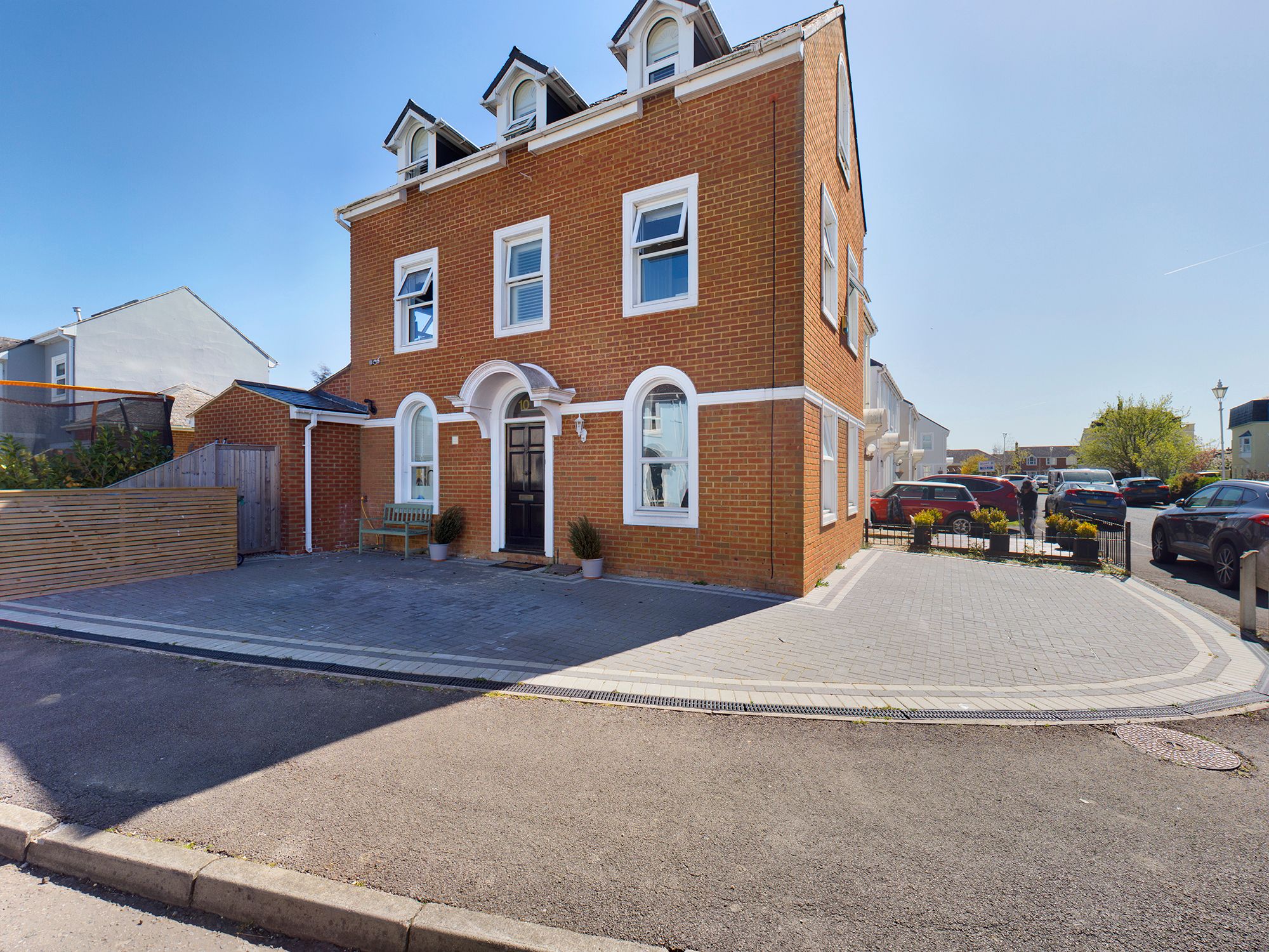 4 bed end terrace house for sale in Willow Herb, Watermead, Aylesbury