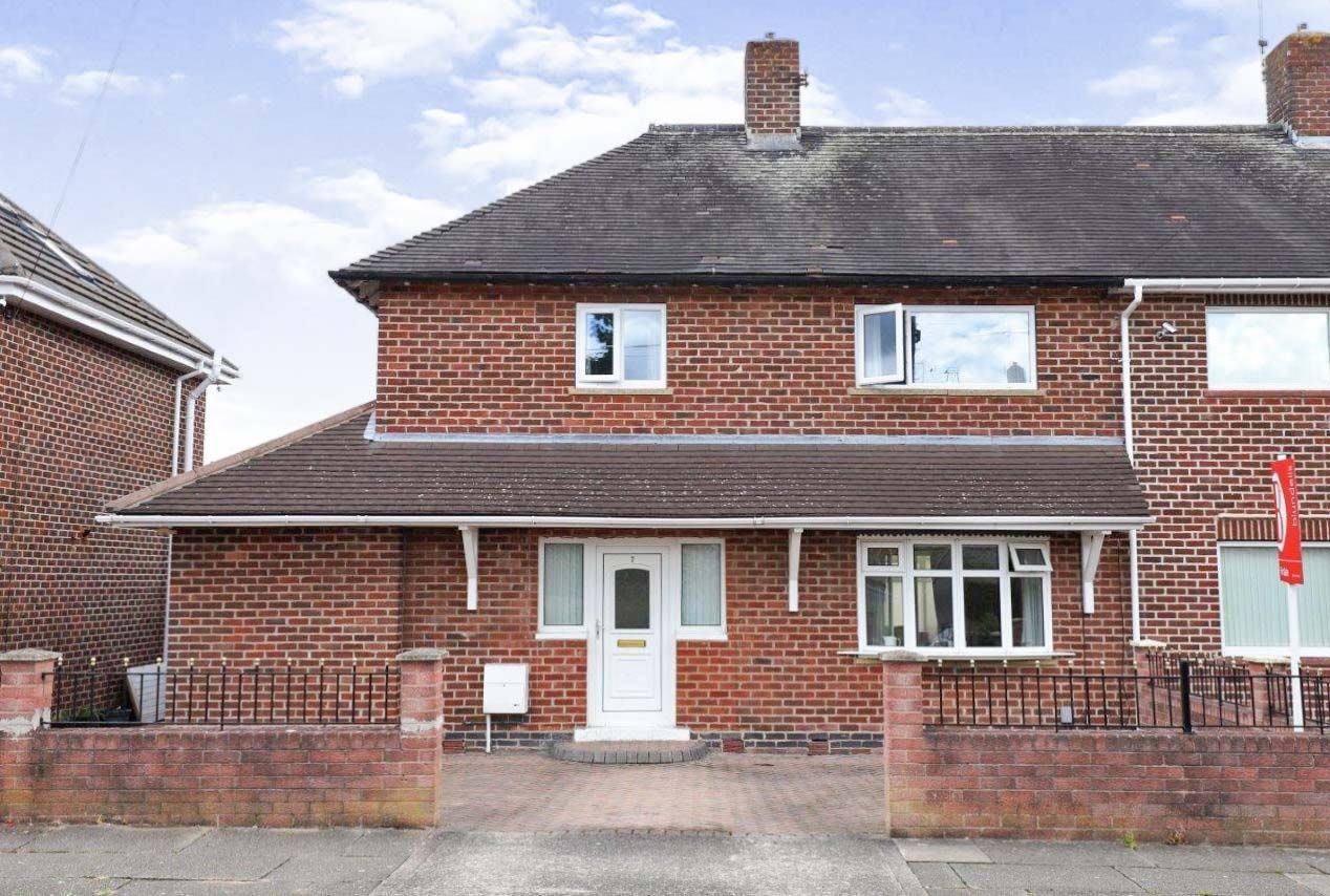 3 bed semidetached house for sale in Handsworth Grange Drive