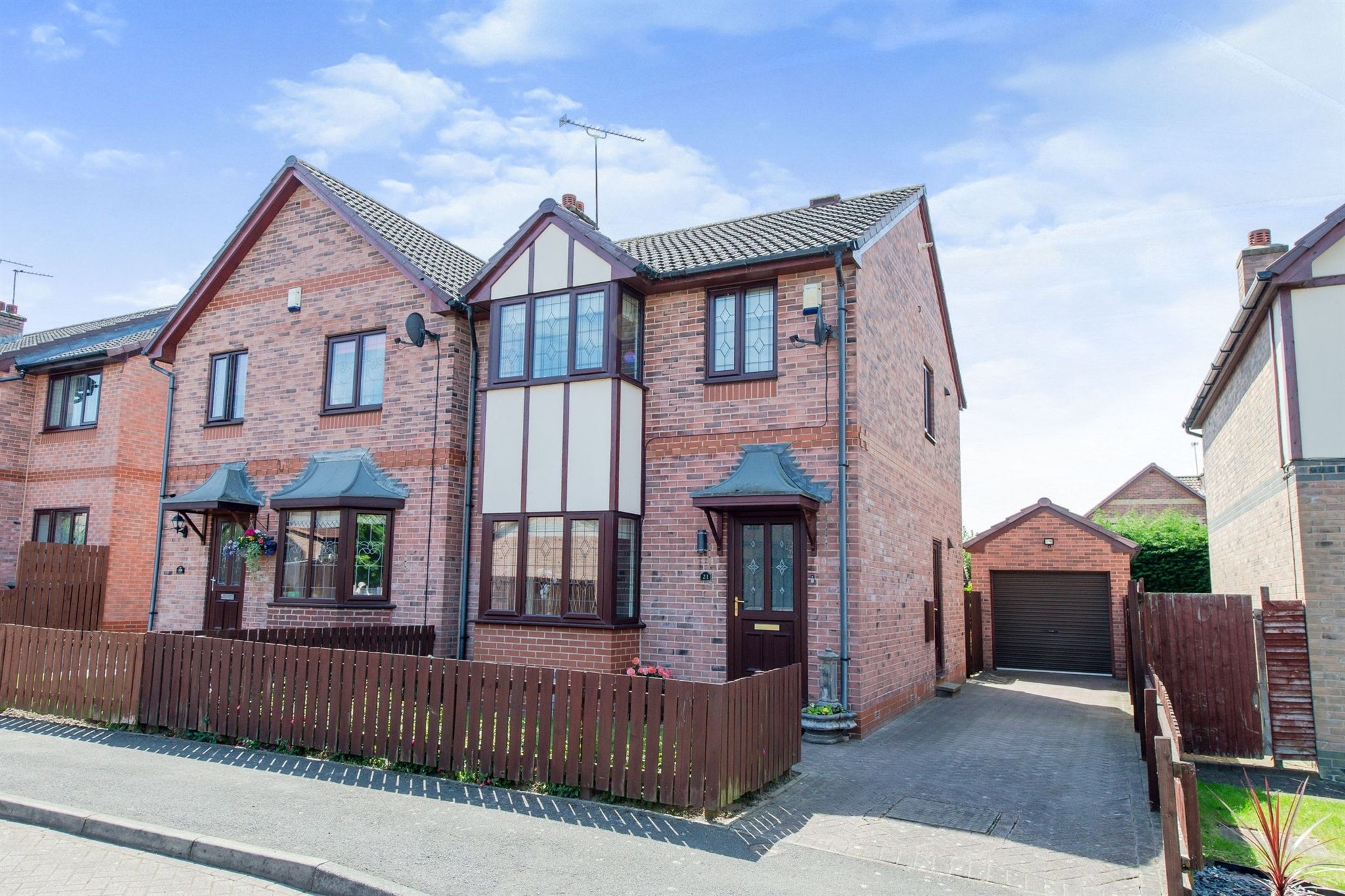 3 bed semidetached house for sale in Hague Park Lane, South Kirkby