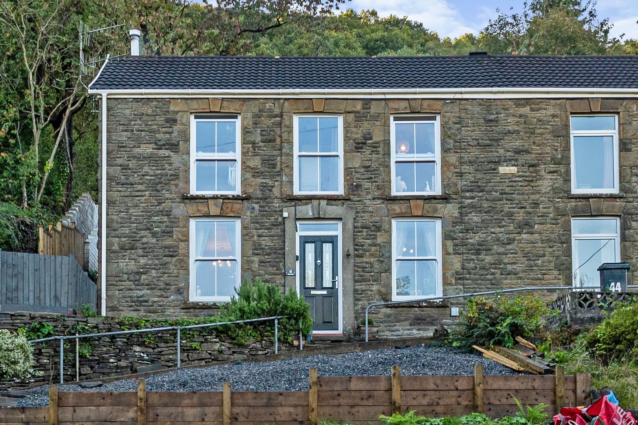 3 bed semidetached house for sale in Graig Road, Alltwen, Pontardawe