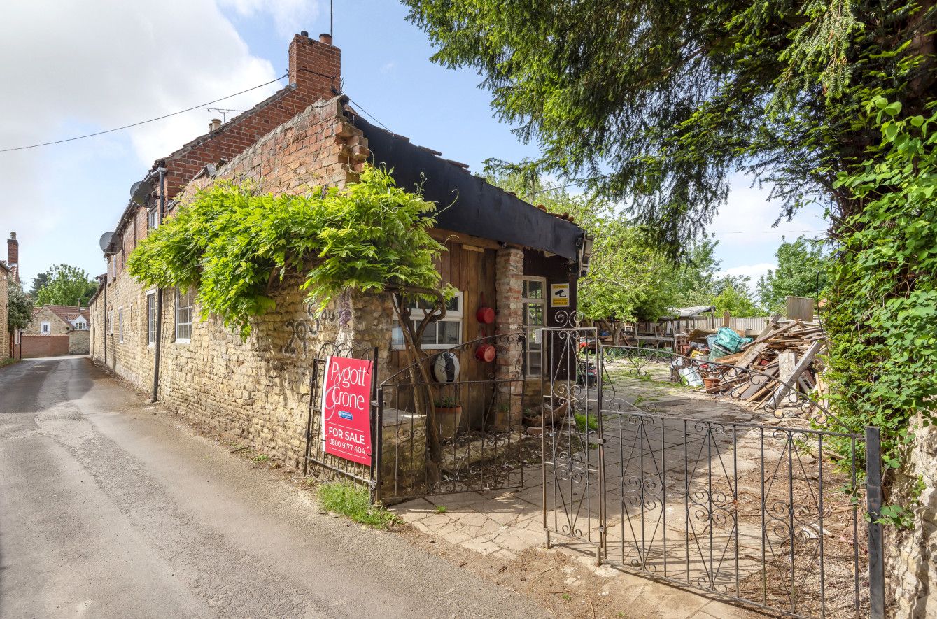 2 bed end terrace house for sale in Washdyke Lane, Fulbeck NG32 Zoopla