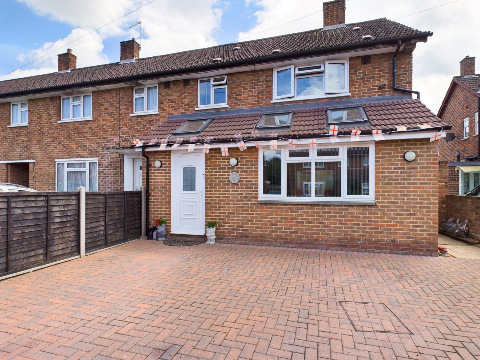 Elmbridge Lane, Woking, Surrey GU22  