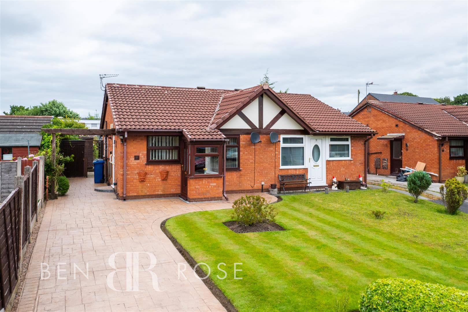 2 bed semidetached bungalow for sale in Springfield Road North