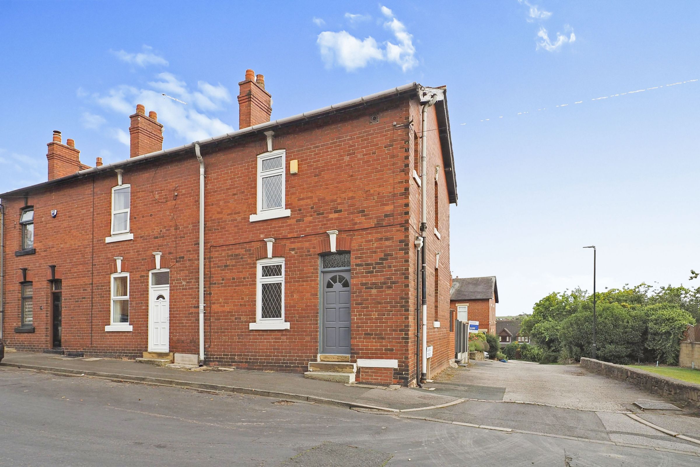 3 bed end terrace house for sale in Churchfield Road, Rothwell, Leeds